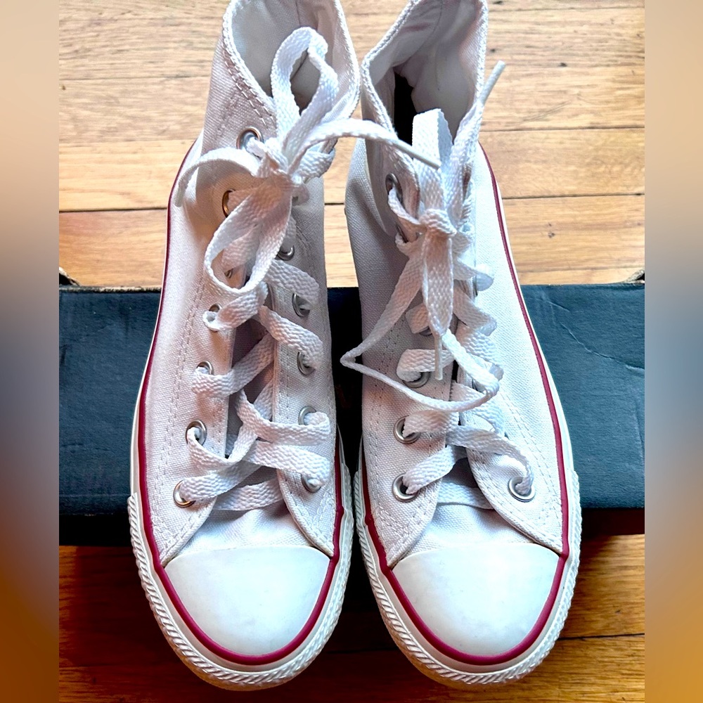 White Converse Chuck Taylor All Star